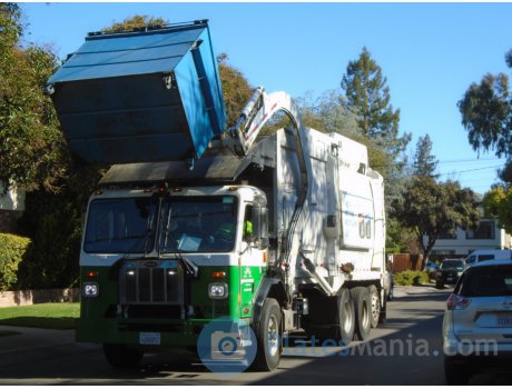 42868Y2, Peterbilt 520