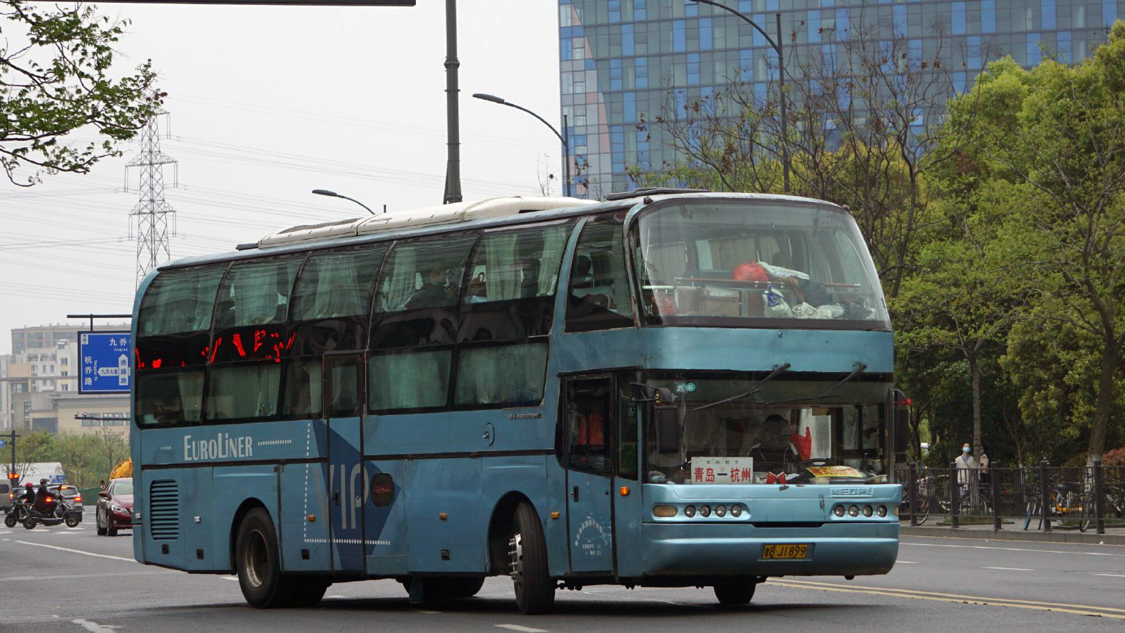 鲁B·J1899, Youngman JNP6127 