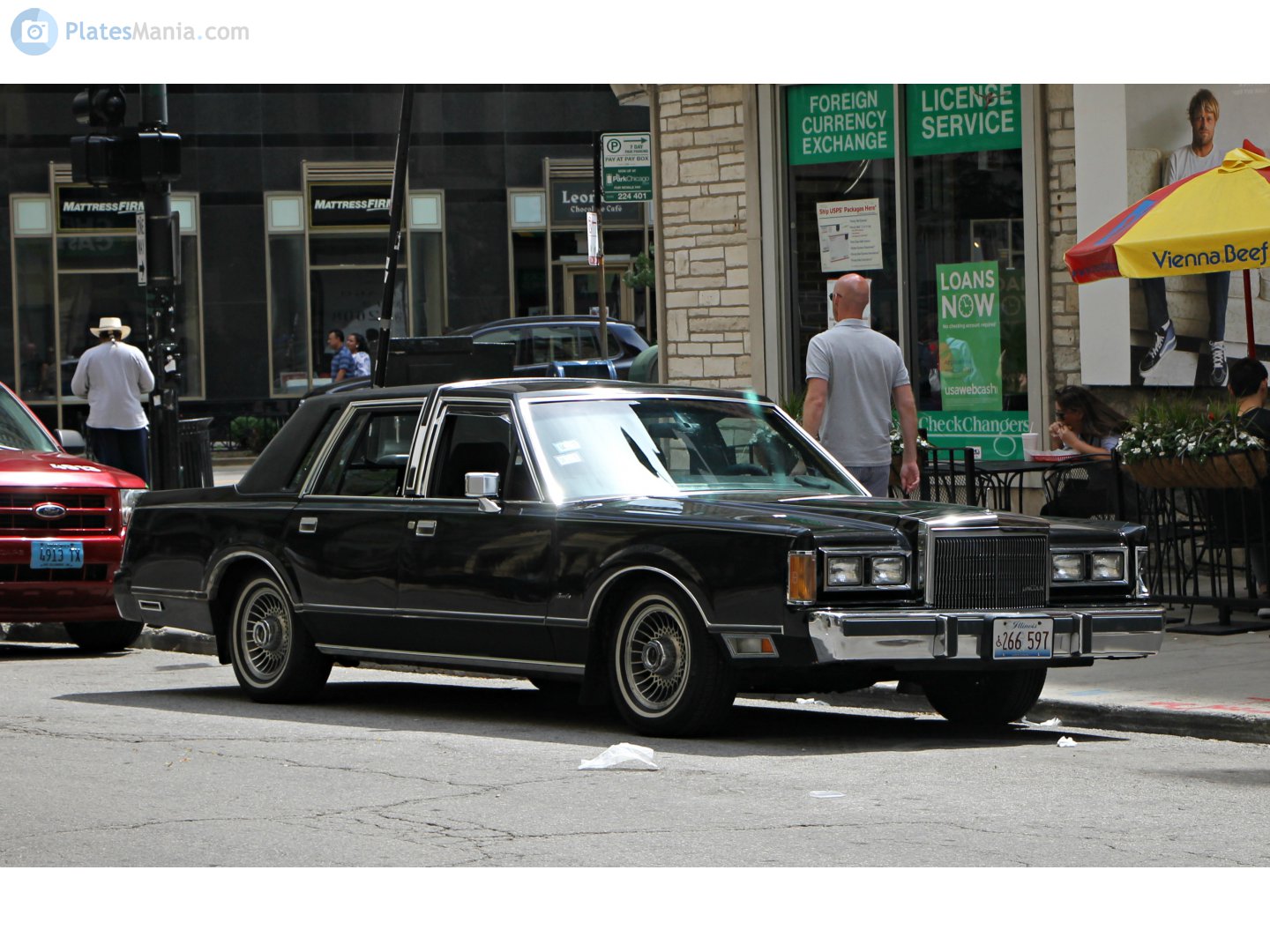 266 597, Lincoln Town Car 1st gen Sedan (54D), 1980–1989