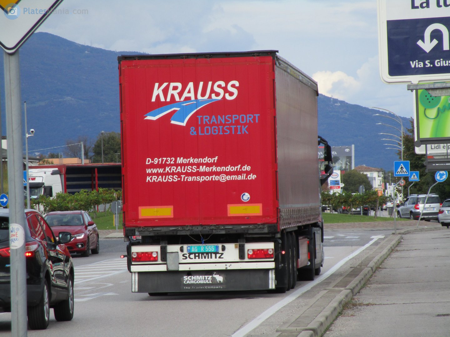 AG R 555, Schmitz SCS 