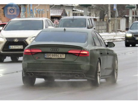 BM 9994 AT, Audi S8
