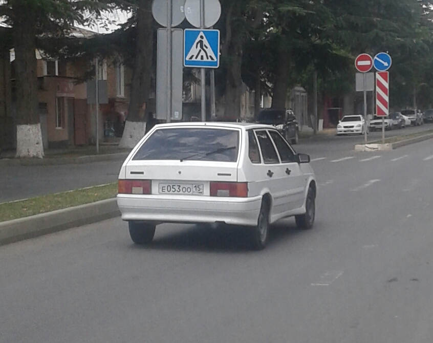 е 053 оо 15, Lada (VAZ) 2114 