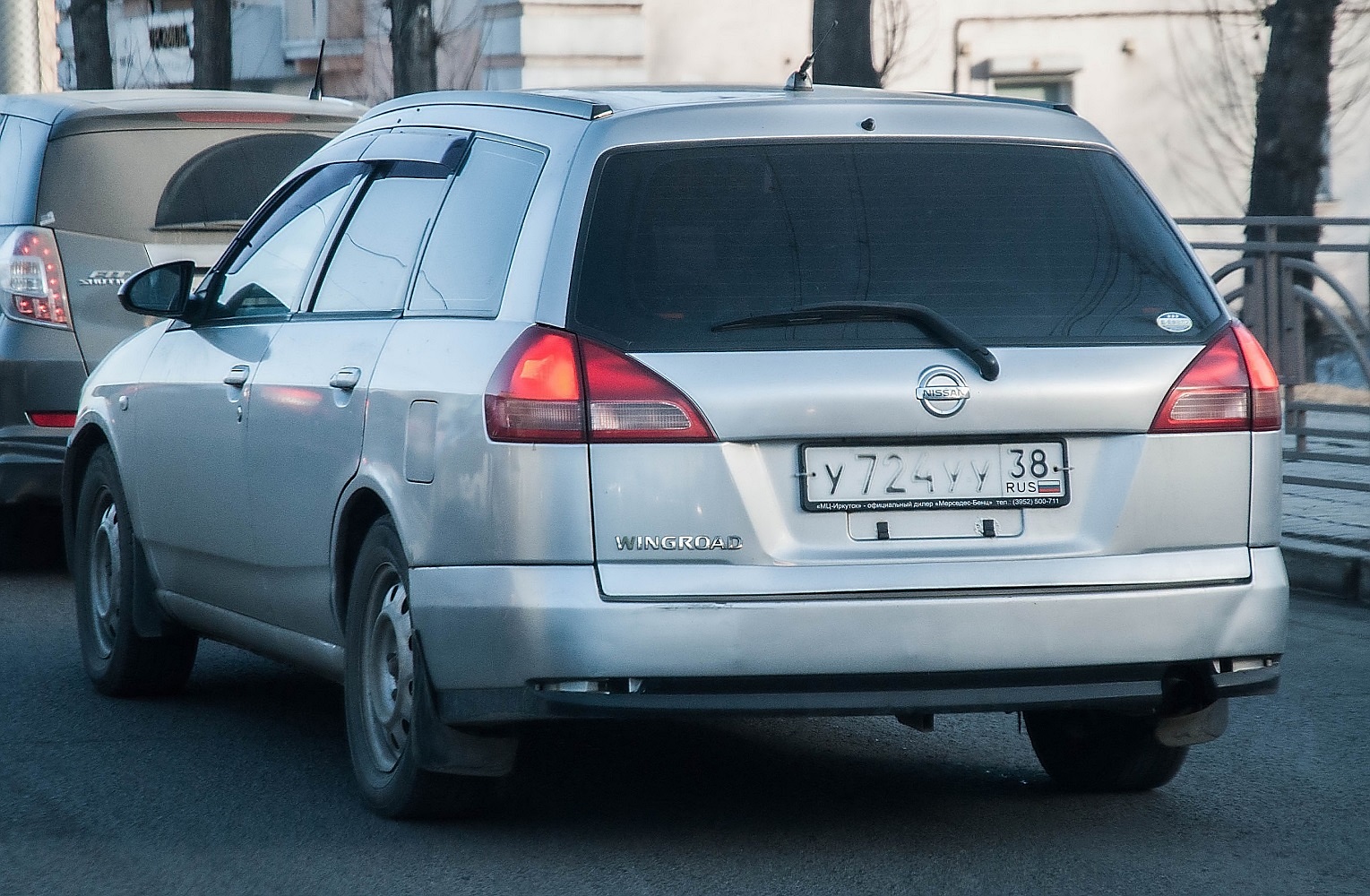 у 724 уу 38, Nissan Wingroad 2nd gen (Y11), facelift, 2001–2005
