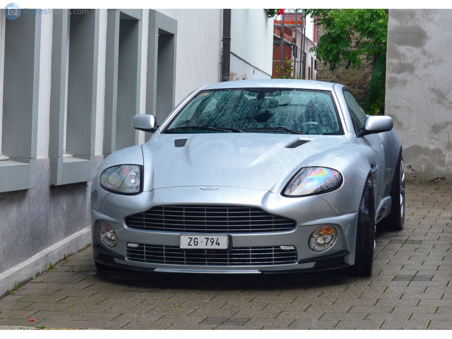 ZG 794, Aston Martin Vanquish 1st gen V12 Vanquish, 2001–2007