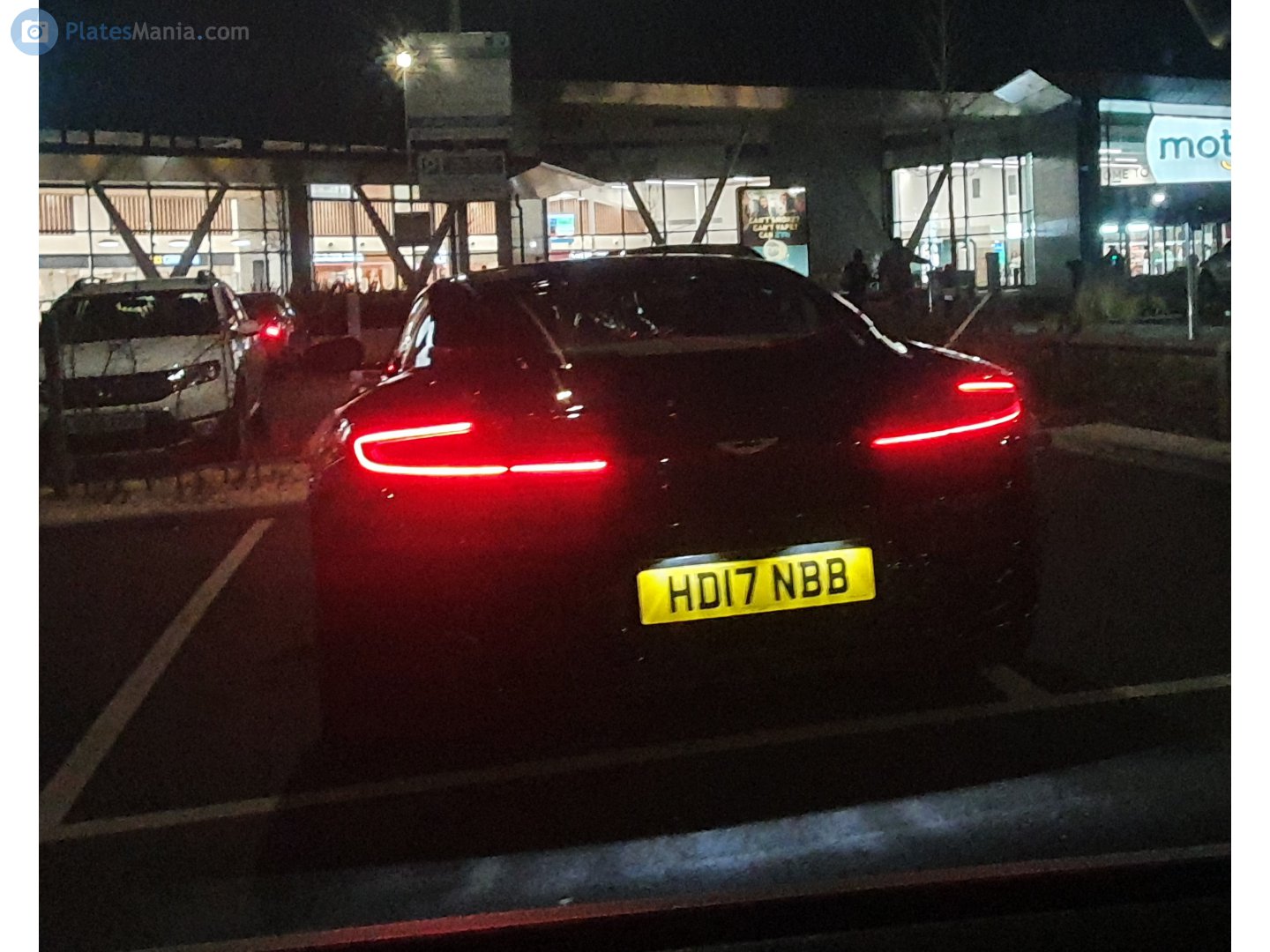 HD17NBB, Aston Martin DB11 Coupé (AM5), 2016–2023