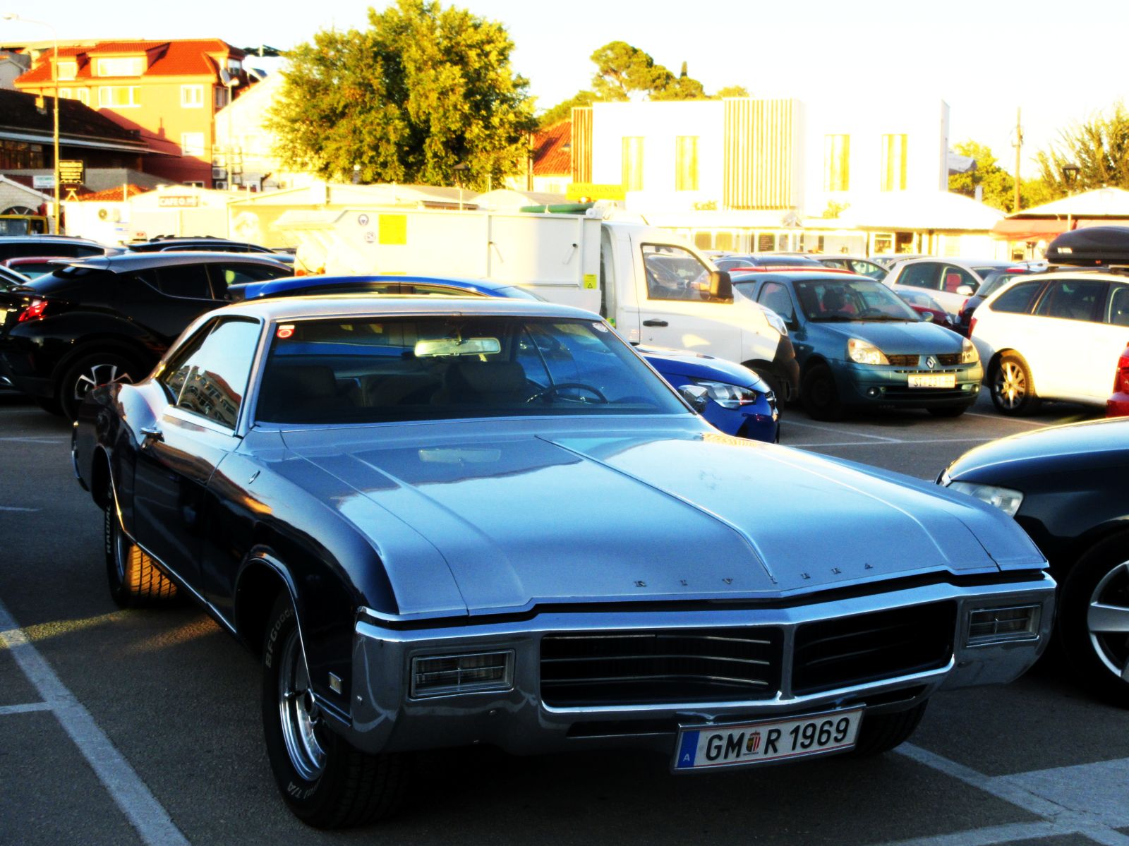 GM R 1969, Buick Riviera 2nd gen 1968–1969 (49487; E-body), 1st facelift, 1967–1969