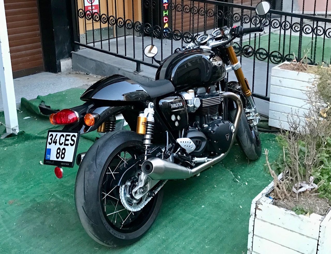 34 CES 88, Triumph Motorcycles Thruxton 