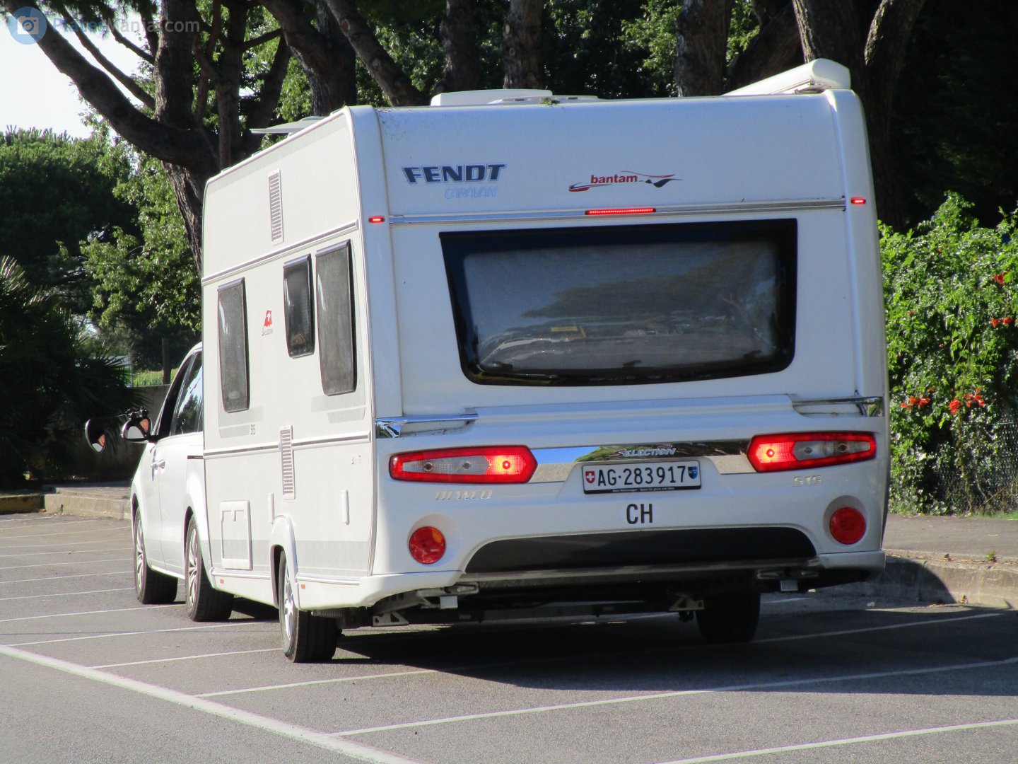 AG 283917, Fendt-Caravan Bianco 