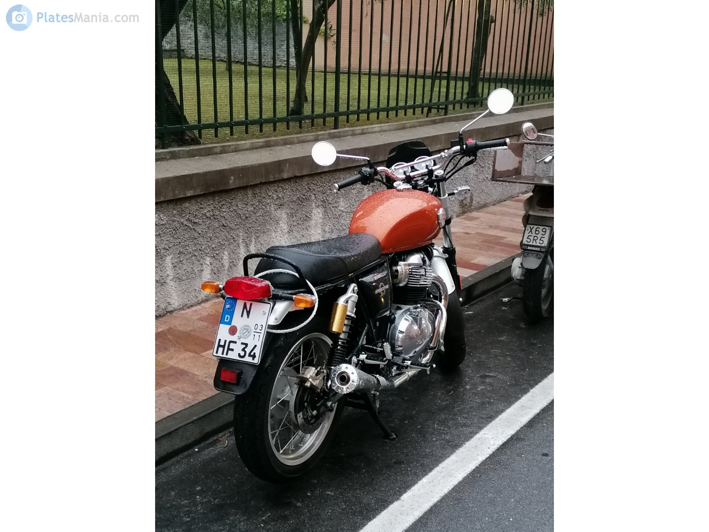 N HF 34 (03/11), Royal Enfield Interceptor 