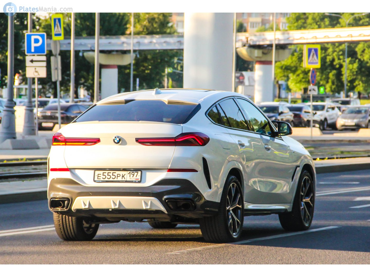 е 555 рк 197, BMW X6 3rd gen (G06), 2019–