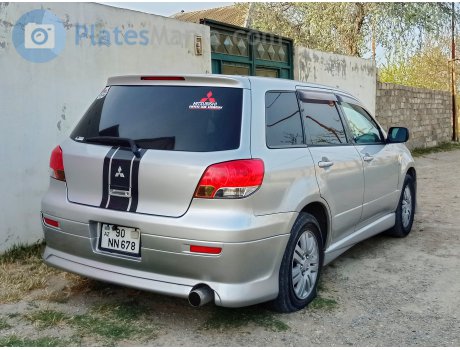 90 NN 678, Mitsubishi Airtrek