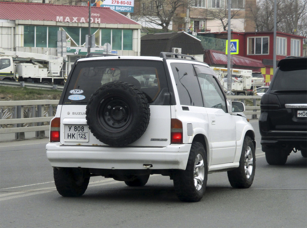 у 808 нк 125, Suzuki Escudo 1st gen 3-door SUV (ET/TA), 1988–1998