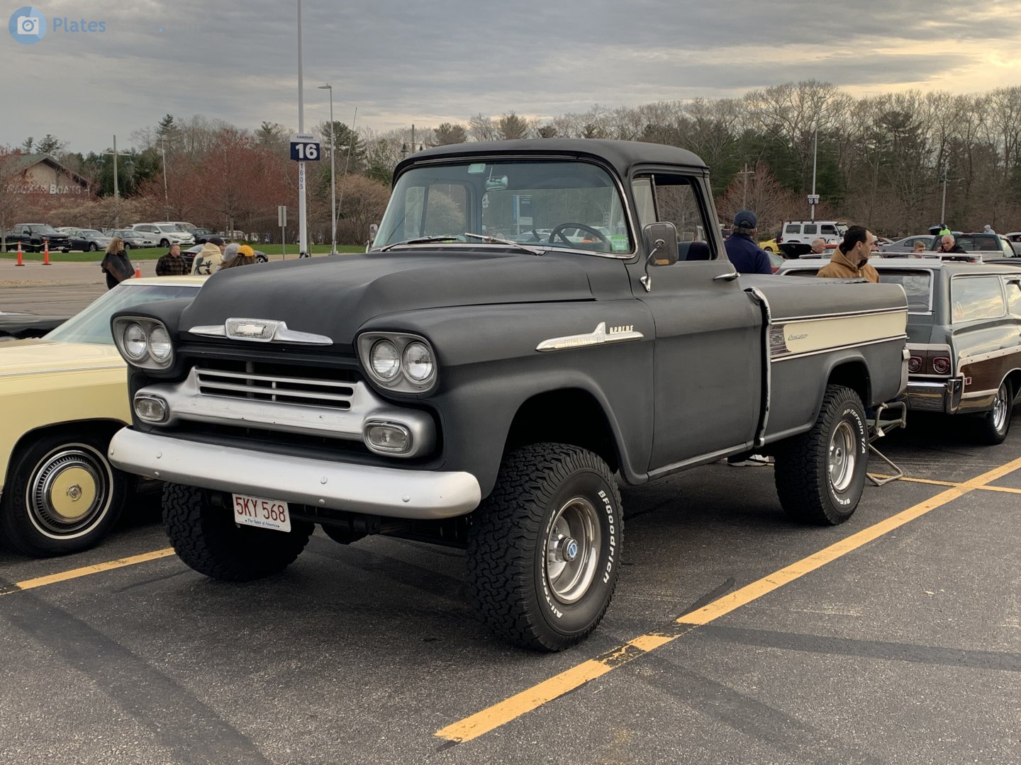 5KY 568, Chevrolet Task Force Light-Duty Apache 30 Chassis (A-body), facelift, 1957–1959