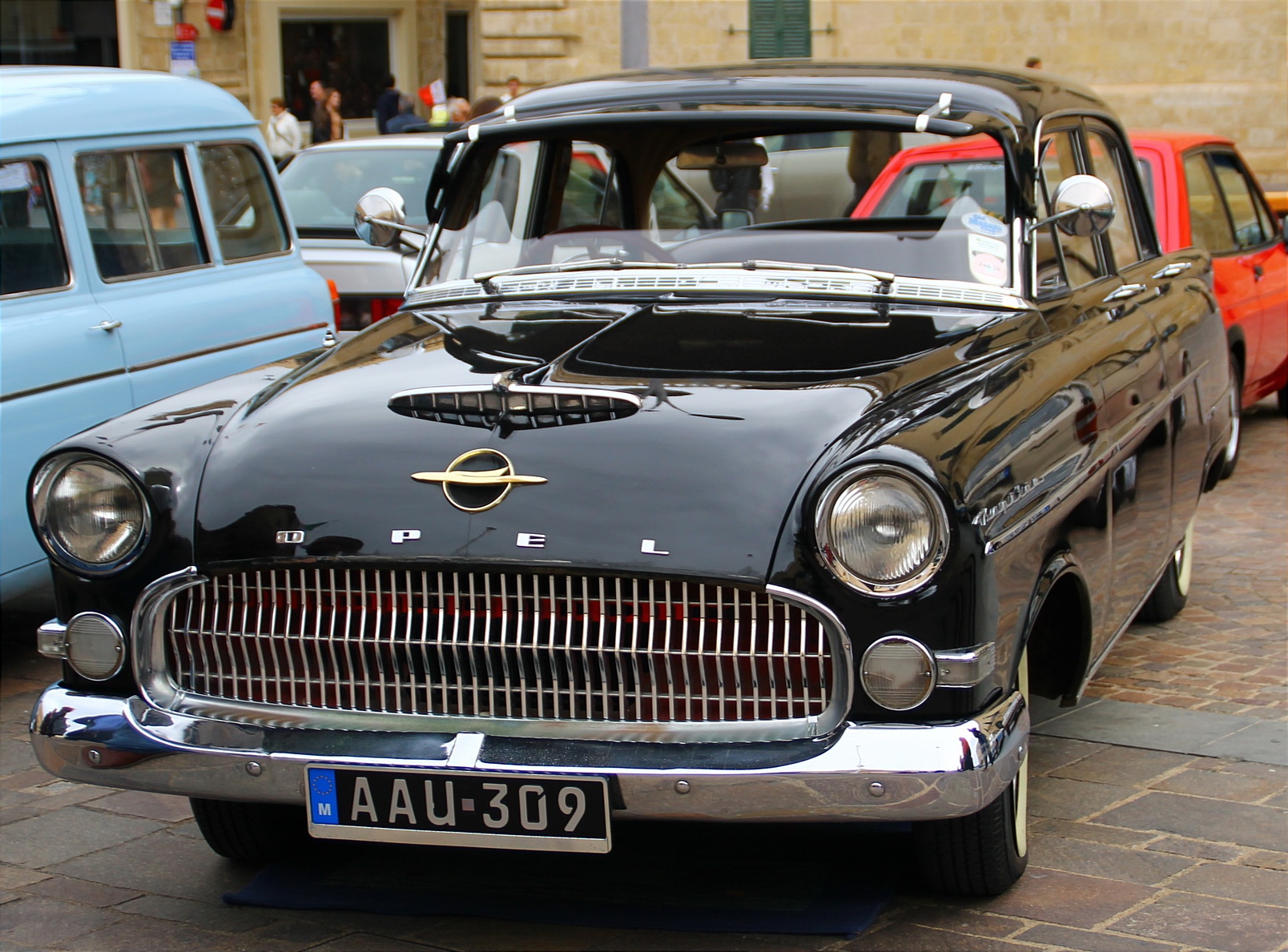 AAU 309, Opel Kapitän 