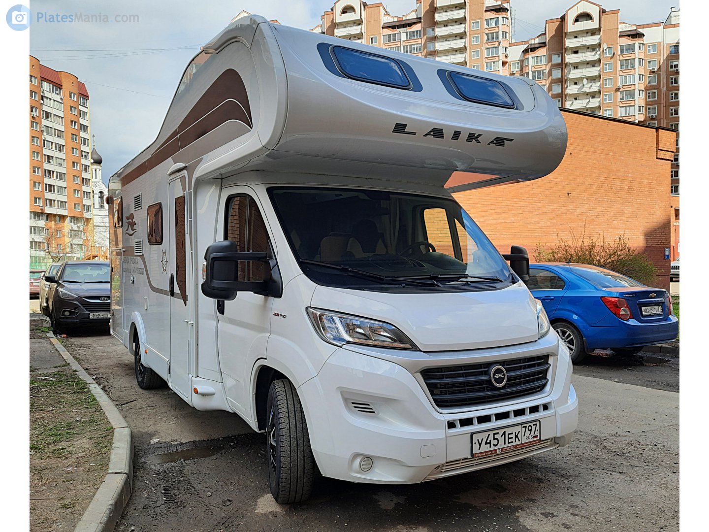 у 451 ек 797, Laika Kosmo 