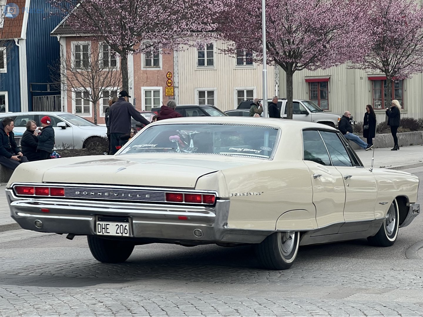 DHE 206, Pontiac Bonneville 4th gen 1965 4-door Hardtop/Sedan (26239/26269; B-body), 1964–1965
