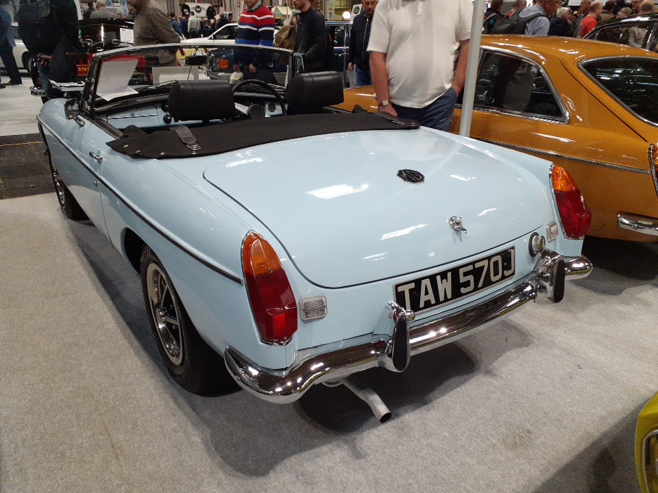 TAW570J, MG B 1st gen Roadster, 1962–1980