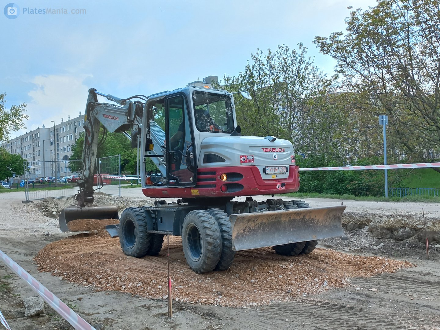 YHW-420, Takeuchi MFG Company TB-Series 