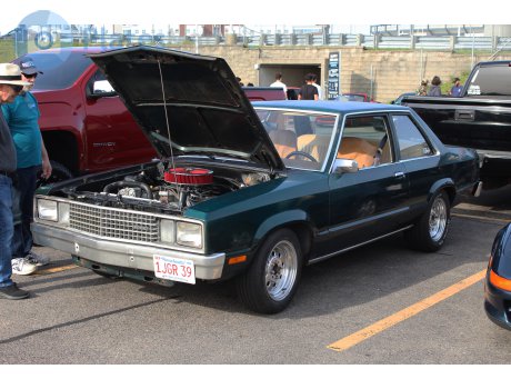 1JGR 39, Ford Fairmont