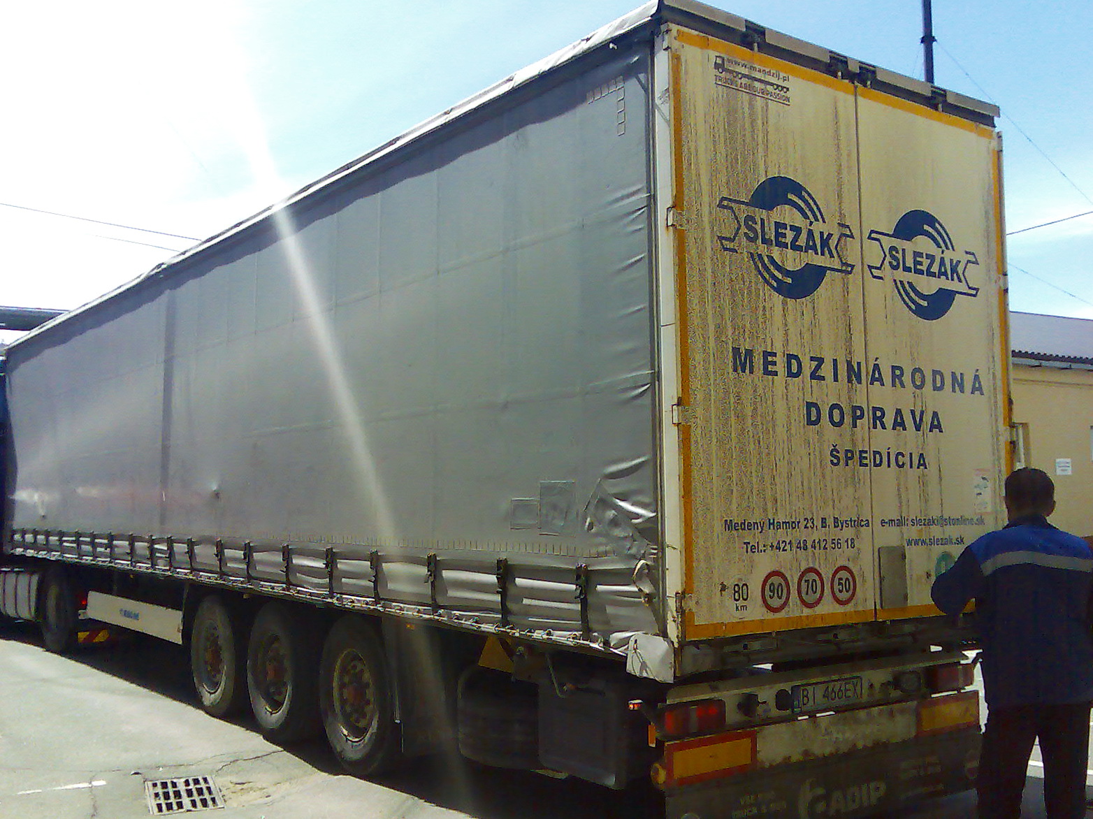 BI 466EX, Krone Mega Liner 