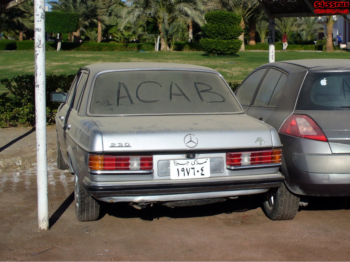 ١٩٧٦٠٤, Mercedes-Benz E-Klasse 200–300 Sedan (W123), 1975­–1986