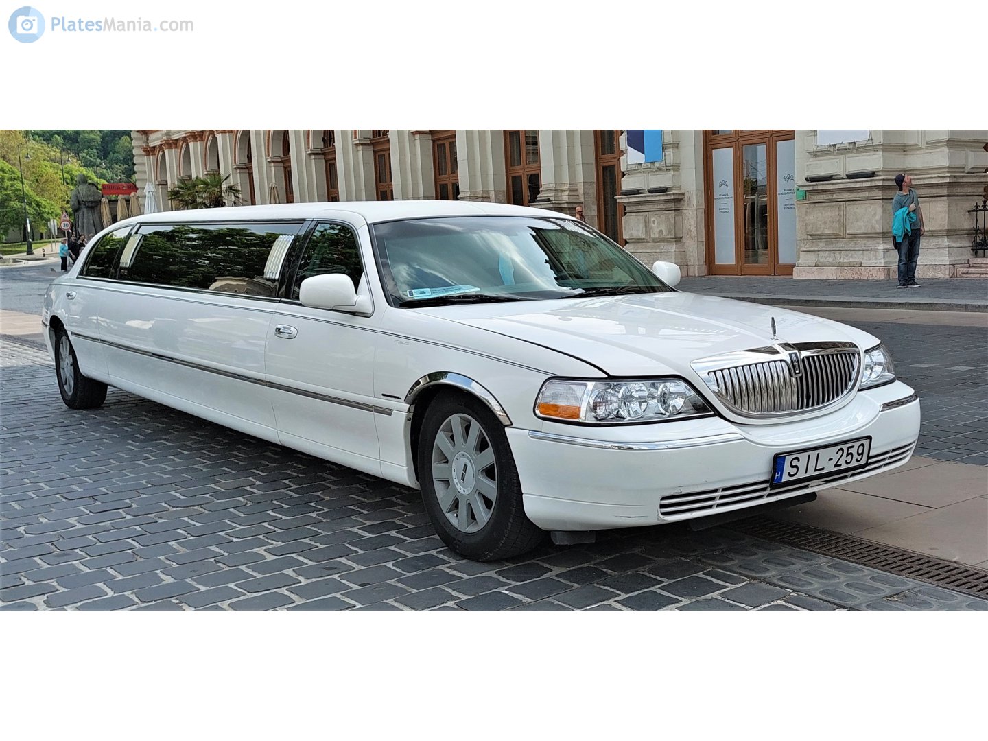 SIL-259, Lincoln Town Car 3rd gen (FN145), facelift, 2003–2011