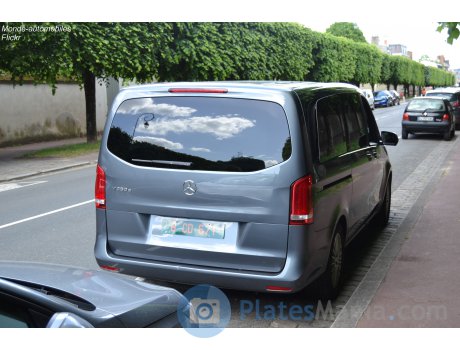 8 CD 671, Mercedes-Benz V-Klasse