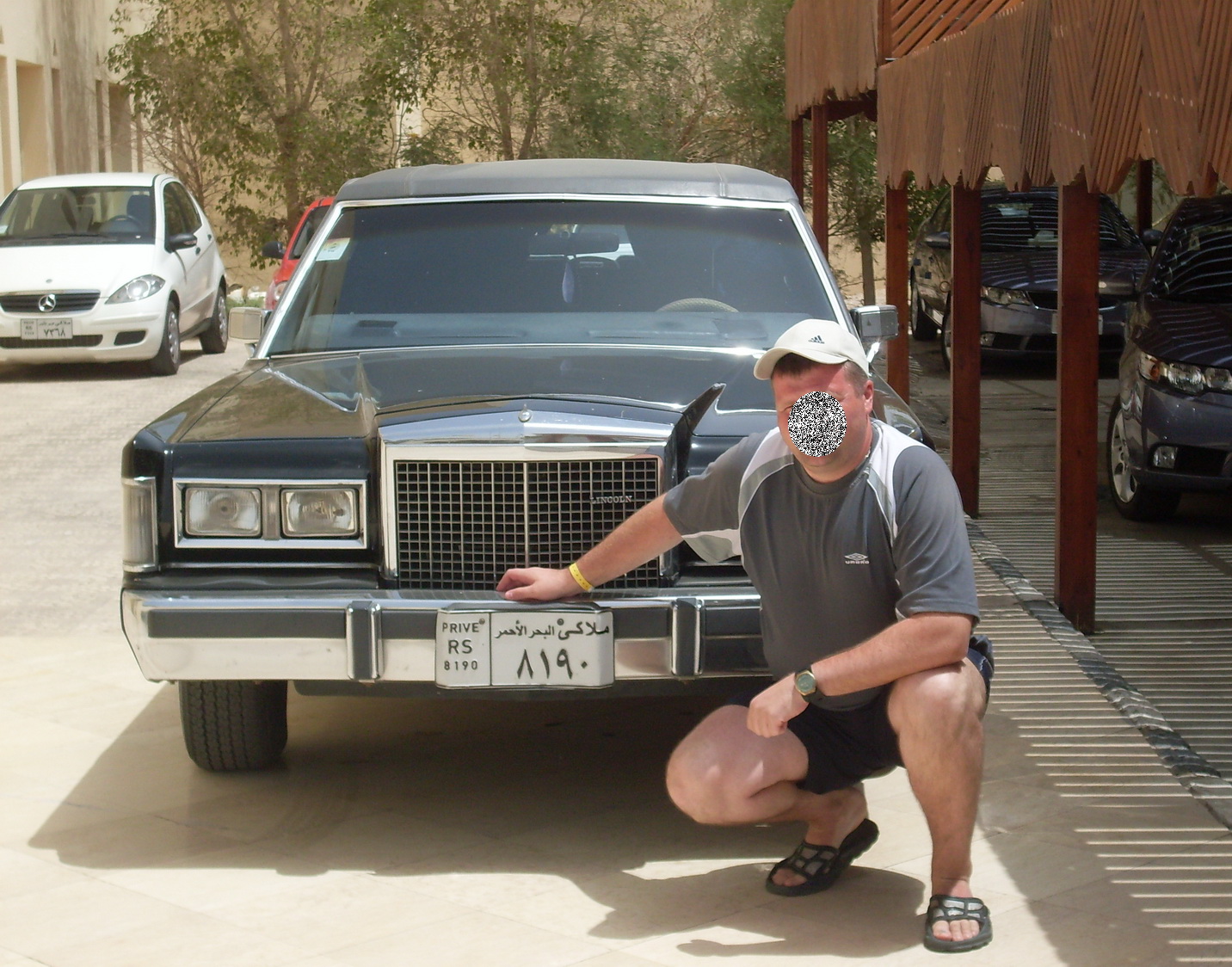 ٨١٩٠, Lincoln Town Car 1st gen Sedan (54D), 1980–1989
