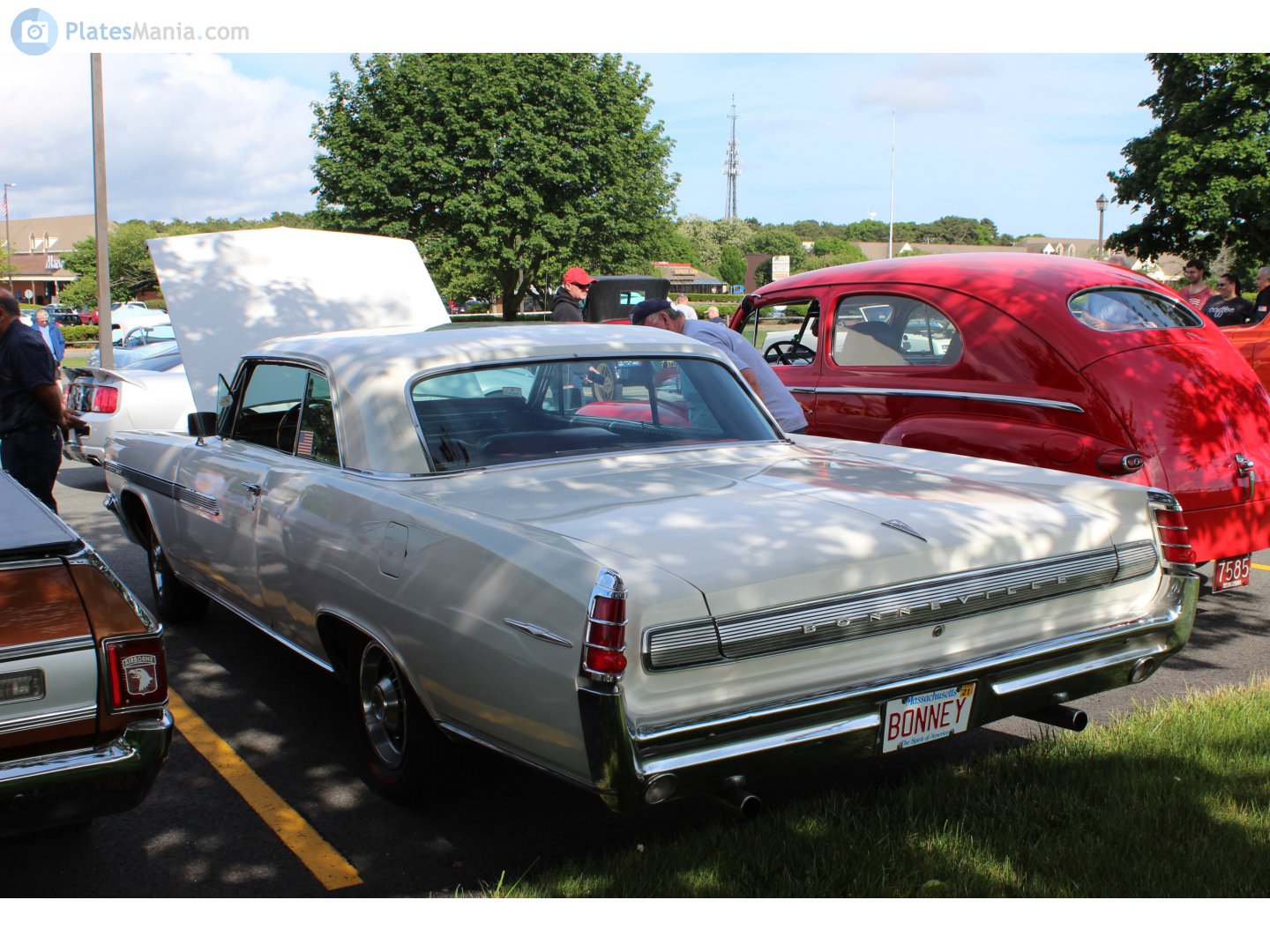 BONNEY, Pontiac Bonneville 3rd gen 1963 2-door Hardtop (2847; B-body), 2nd facelift, 1962–1963
