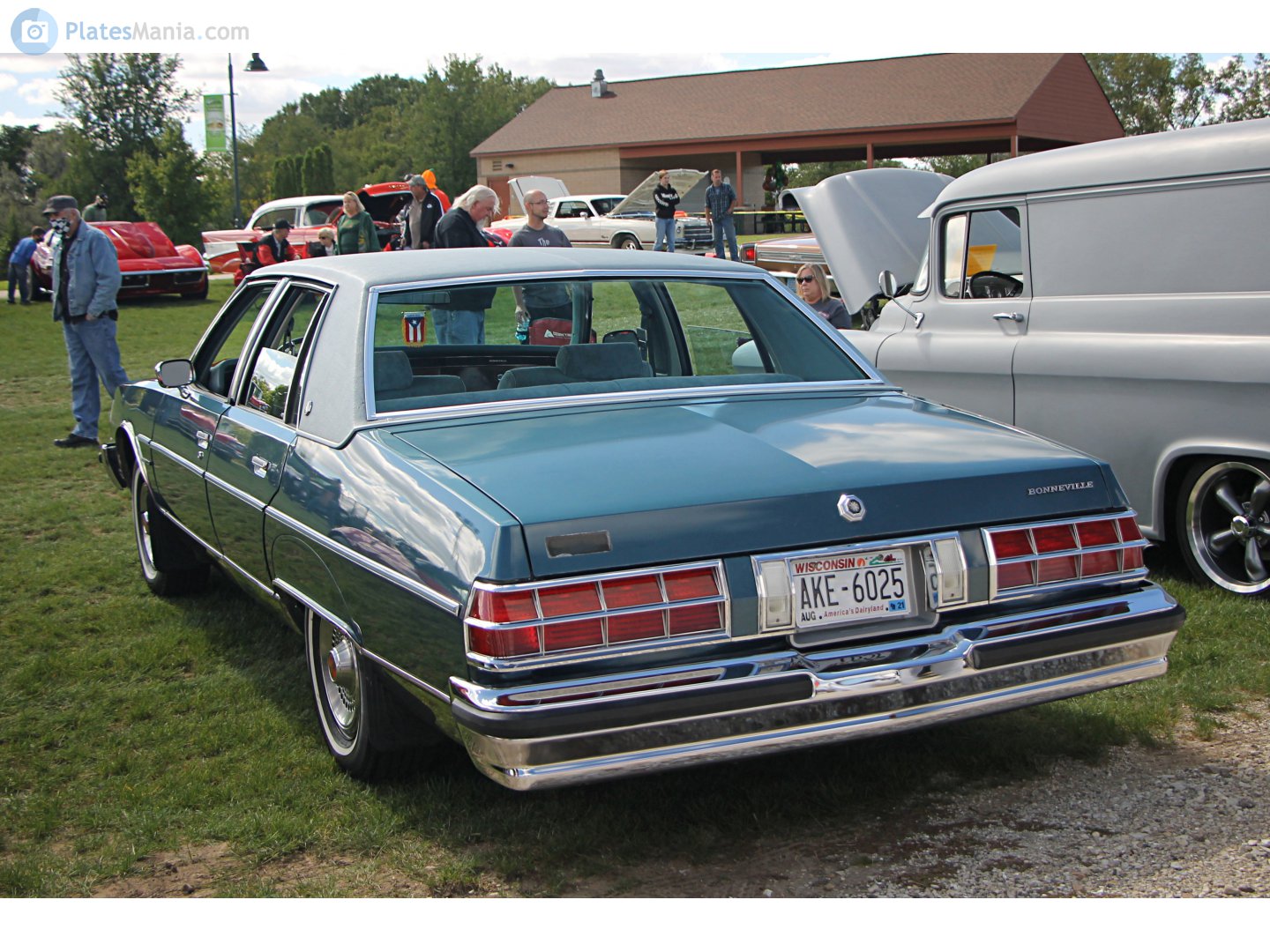 AKE-6025, Pontiac Bonneville 6th gen 4-door Sedan (69; B-body), 1976–1981