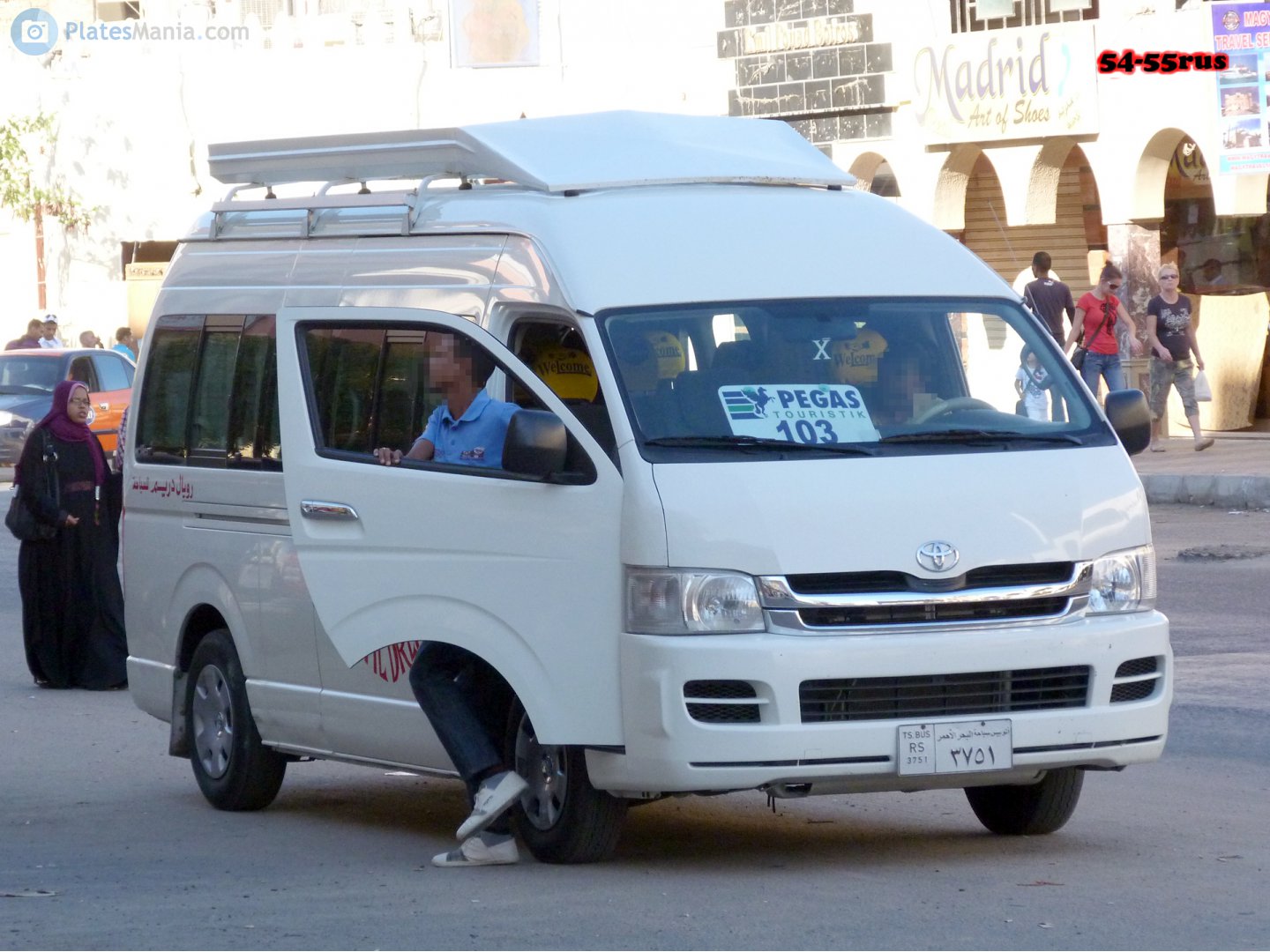 ٣٧٥١, Toyota HiAce 5th gen Van (H200), 2004–