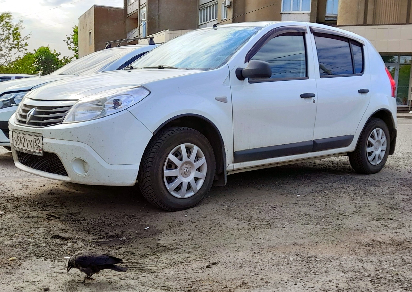 н 842 ук 32, Renault Sandero 1st gen (B90), 2007–2014