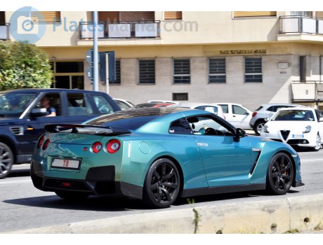 T8, Nissan GT-R