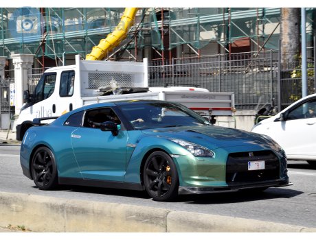T8, Nissan GT-R