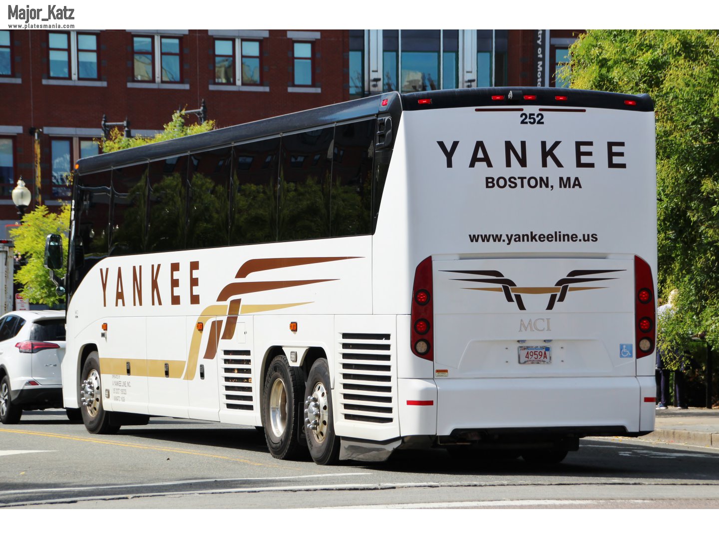 4959A, Motor Coach Industries J-Series 