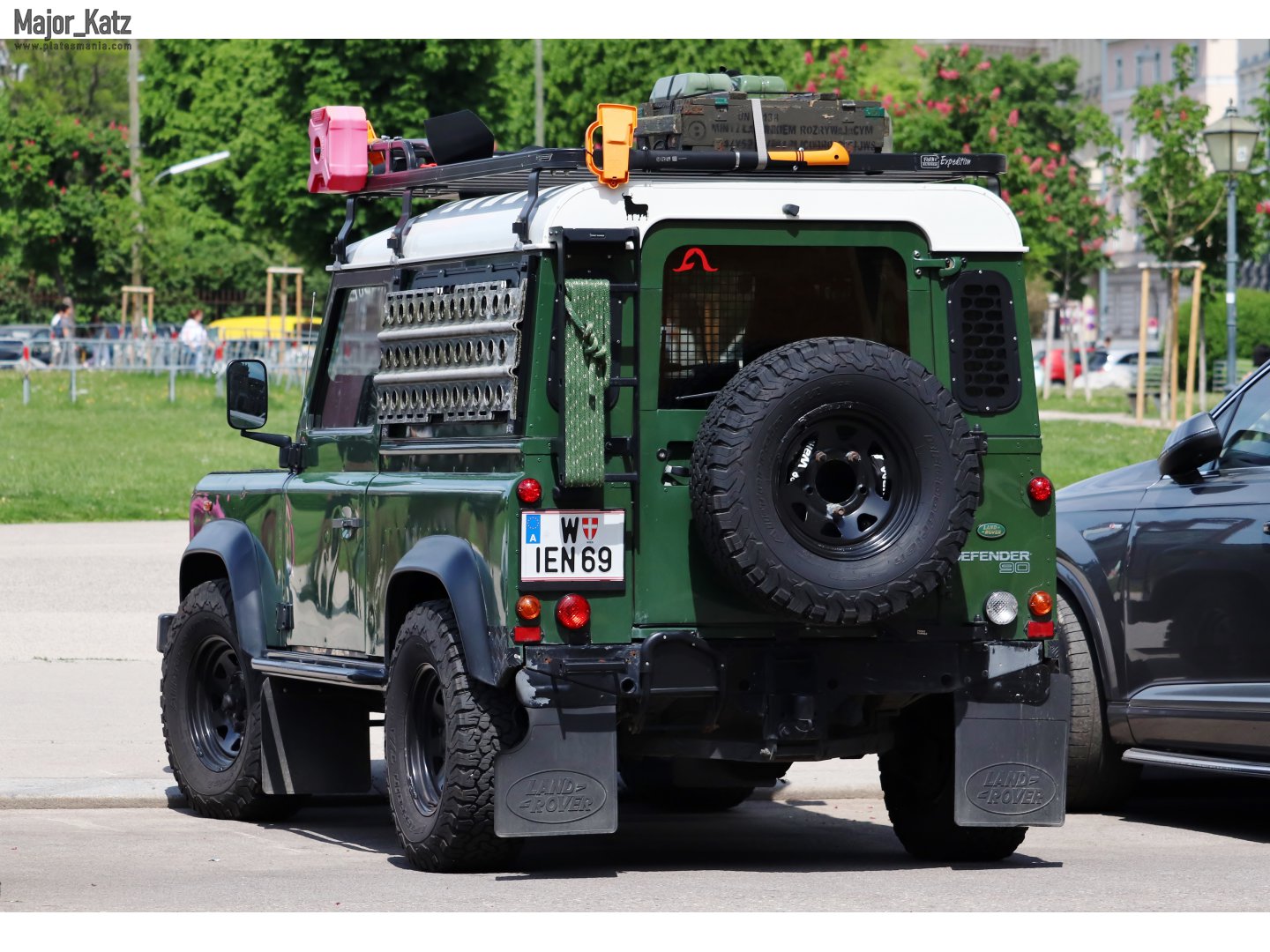 W IEN 69, Land Rover Defender 