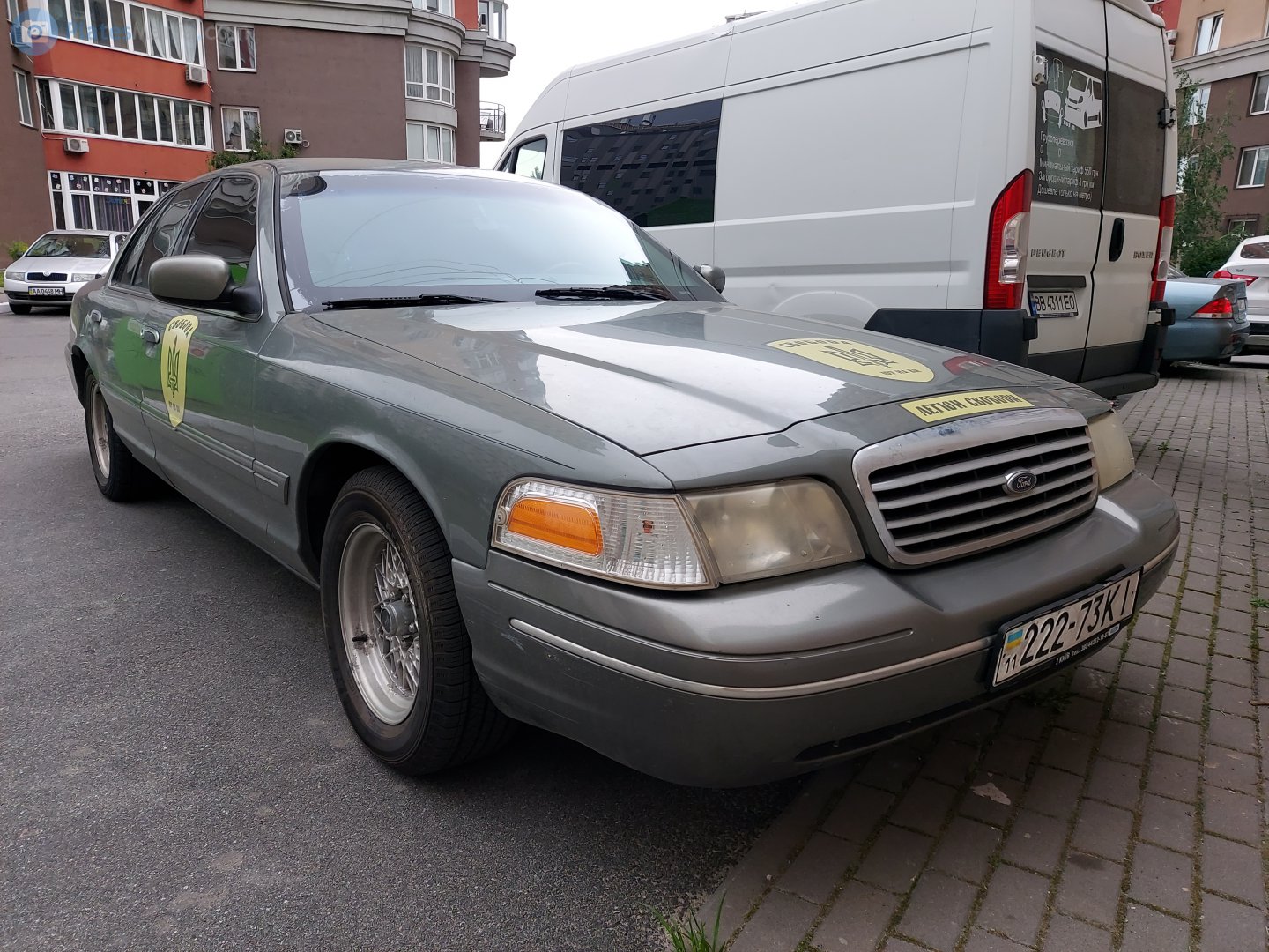 11 222-73 KI, Ford Crown Victoria 2nd gen (EN114), 1997–2012