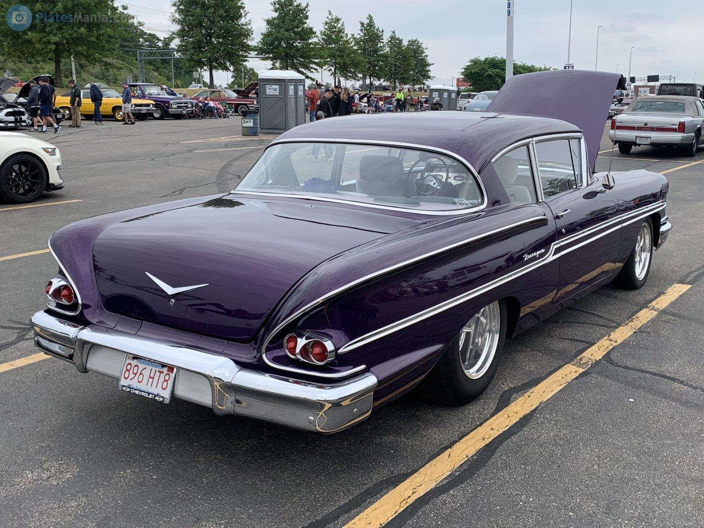 896 HT8, Chevrolet Biscayne 1st gen 1958 2-door Sedan (1547/1641; B-body), 1957–1958