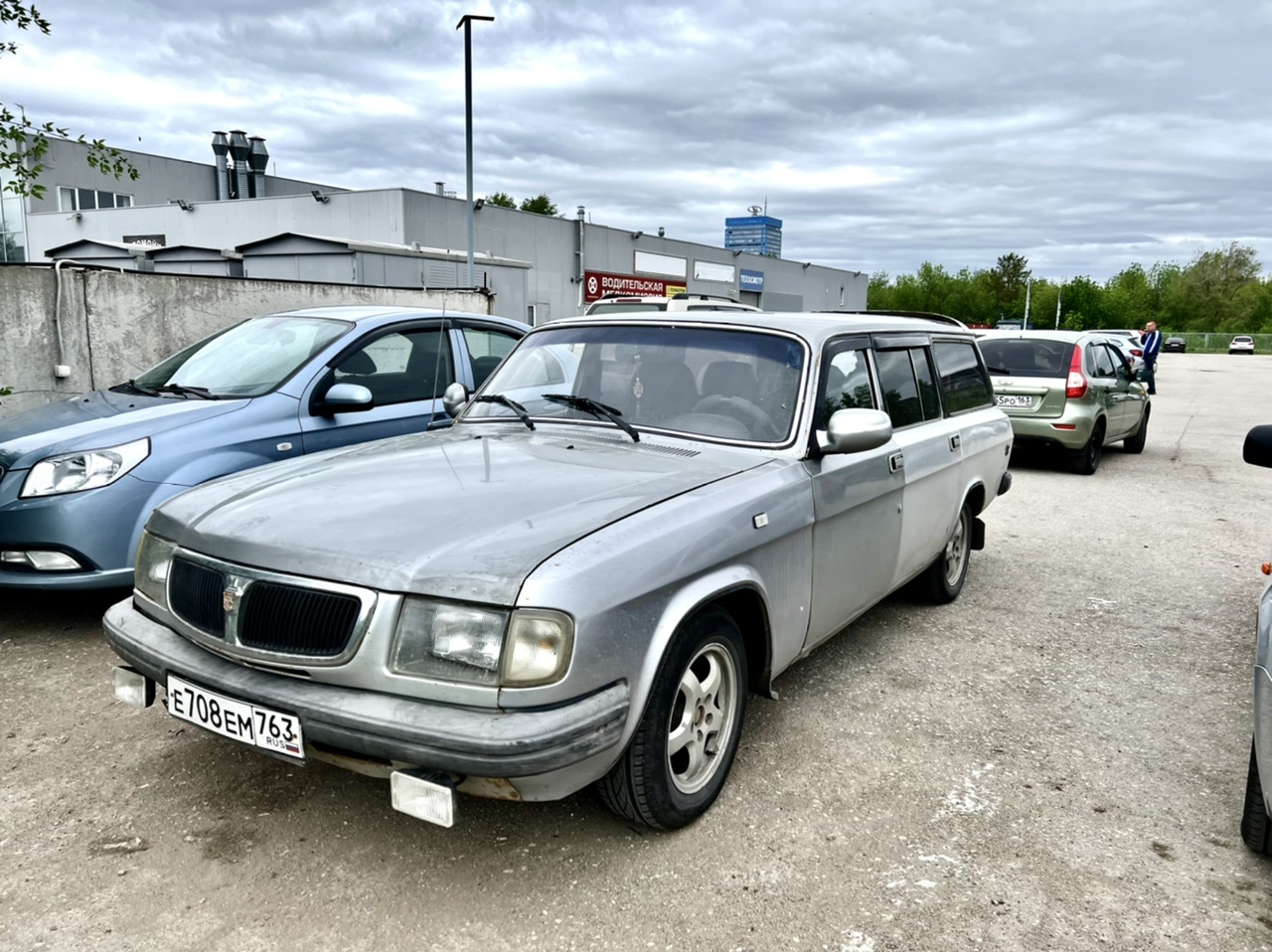 е 708 ем 763, GAZ 310221 Волга 