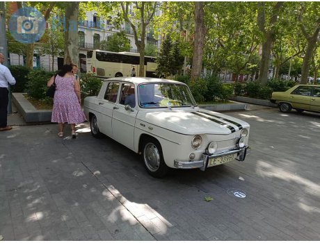 LE-33960, Renault 8