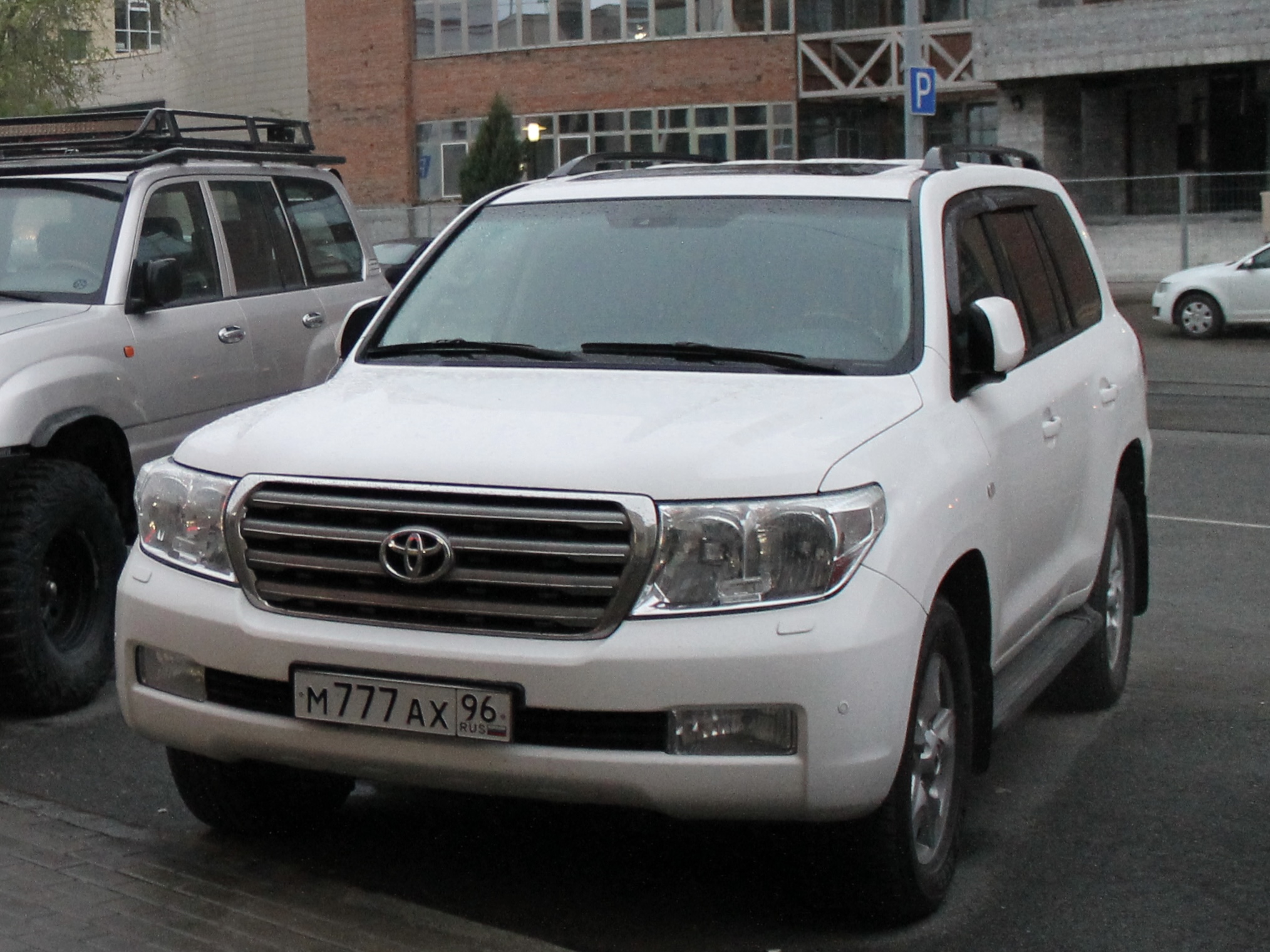 м 777 ах 96, Toyota Land Cruiser 200 (J200), 2007–2011