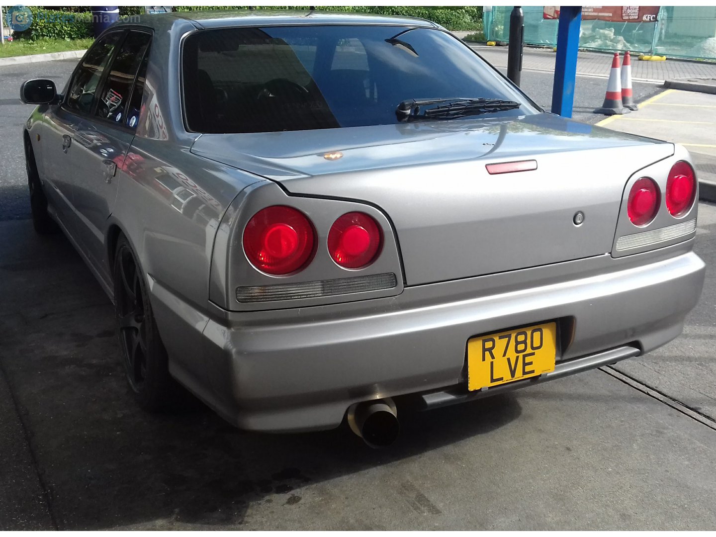 R780LVE, Nissan Skyline 10th gen Sedan (R34), 1998–2001