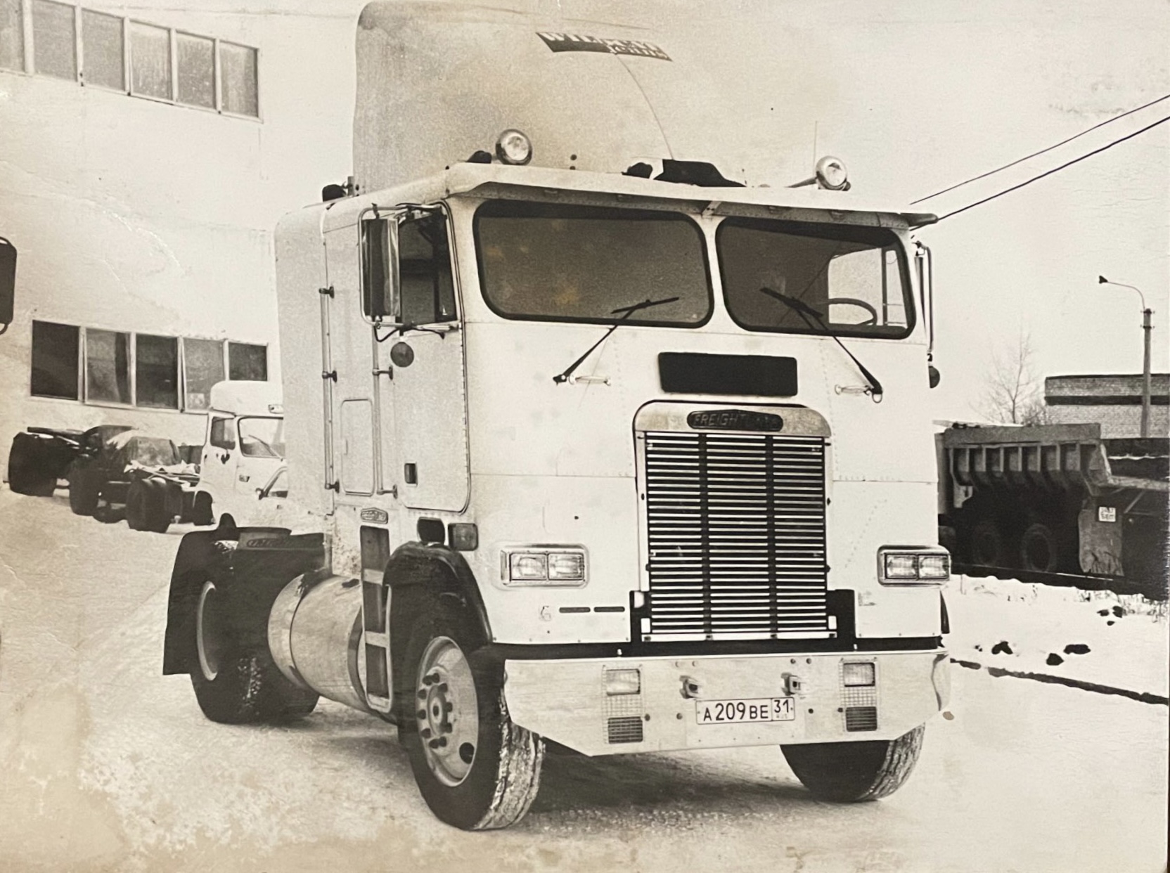 а 209 ве 31, Freightliner FLA 