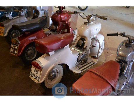 AB-881-MY, Rumi Formichino