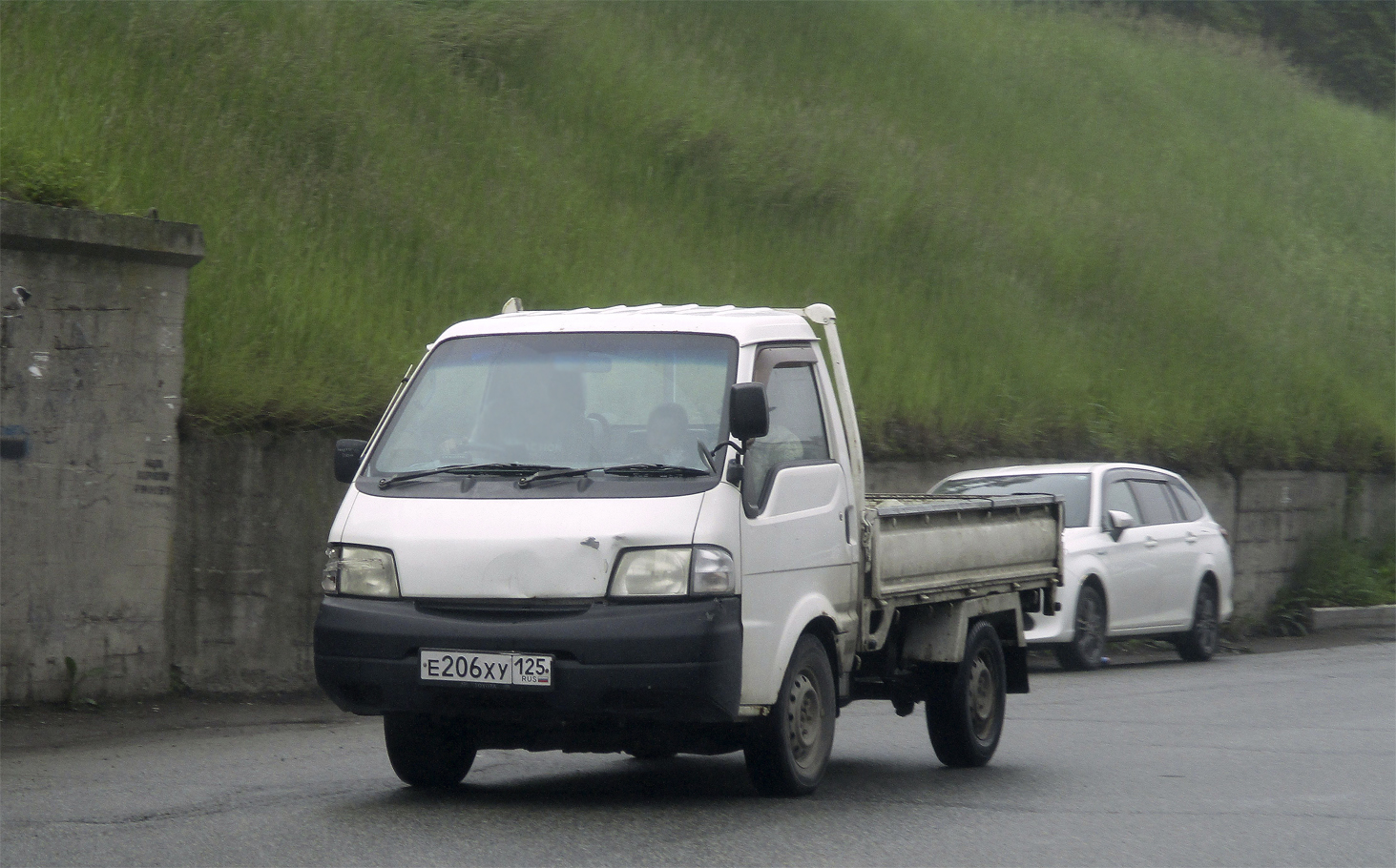 е 206 ху 125, Nissan Vanette 4th gen Truck (S21), 1999–2016