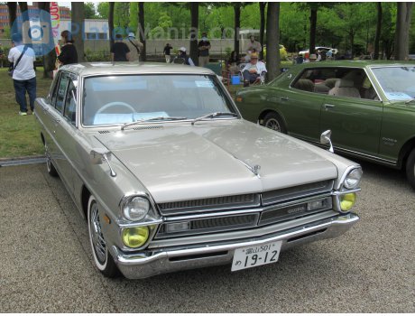 富山 501 め 1912, Nissan Gloria