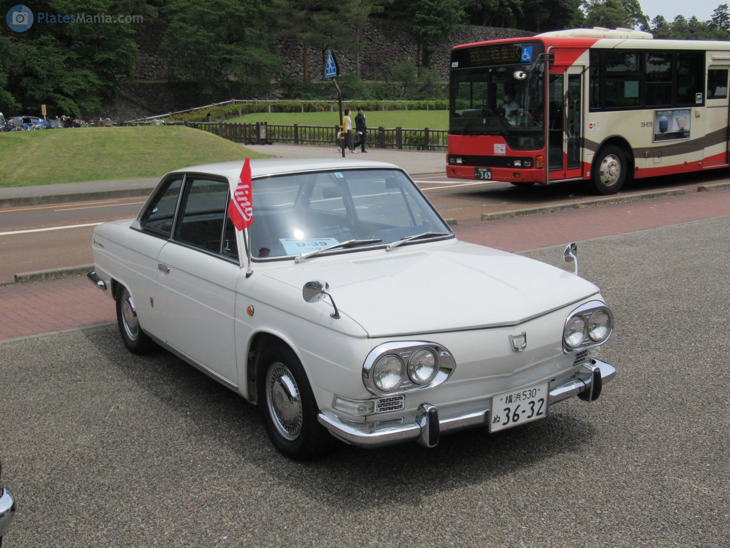 横浜 530 ぬ 3632, Hino Contessa 