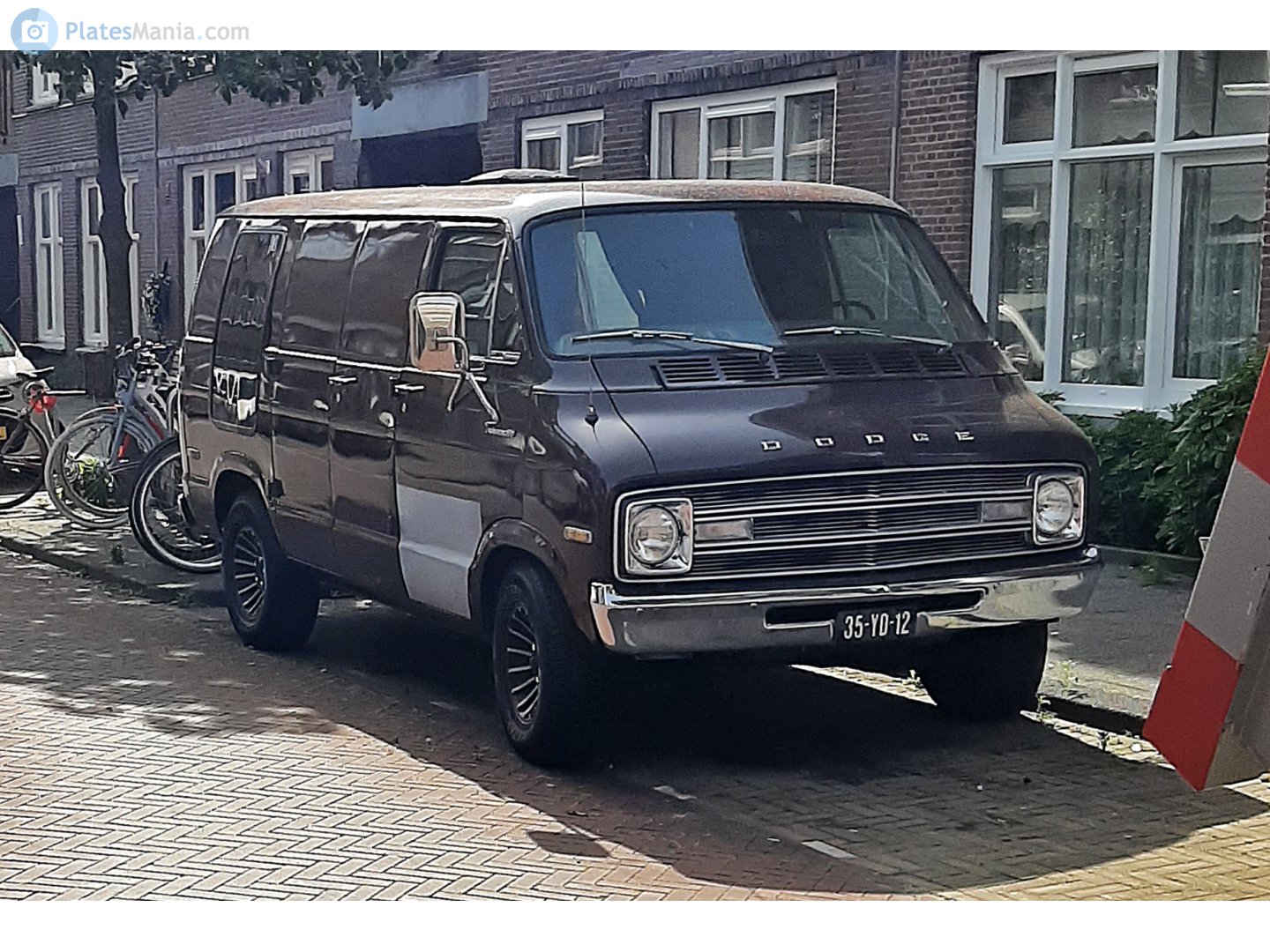 35-YD-12, Dodge Tradesman 