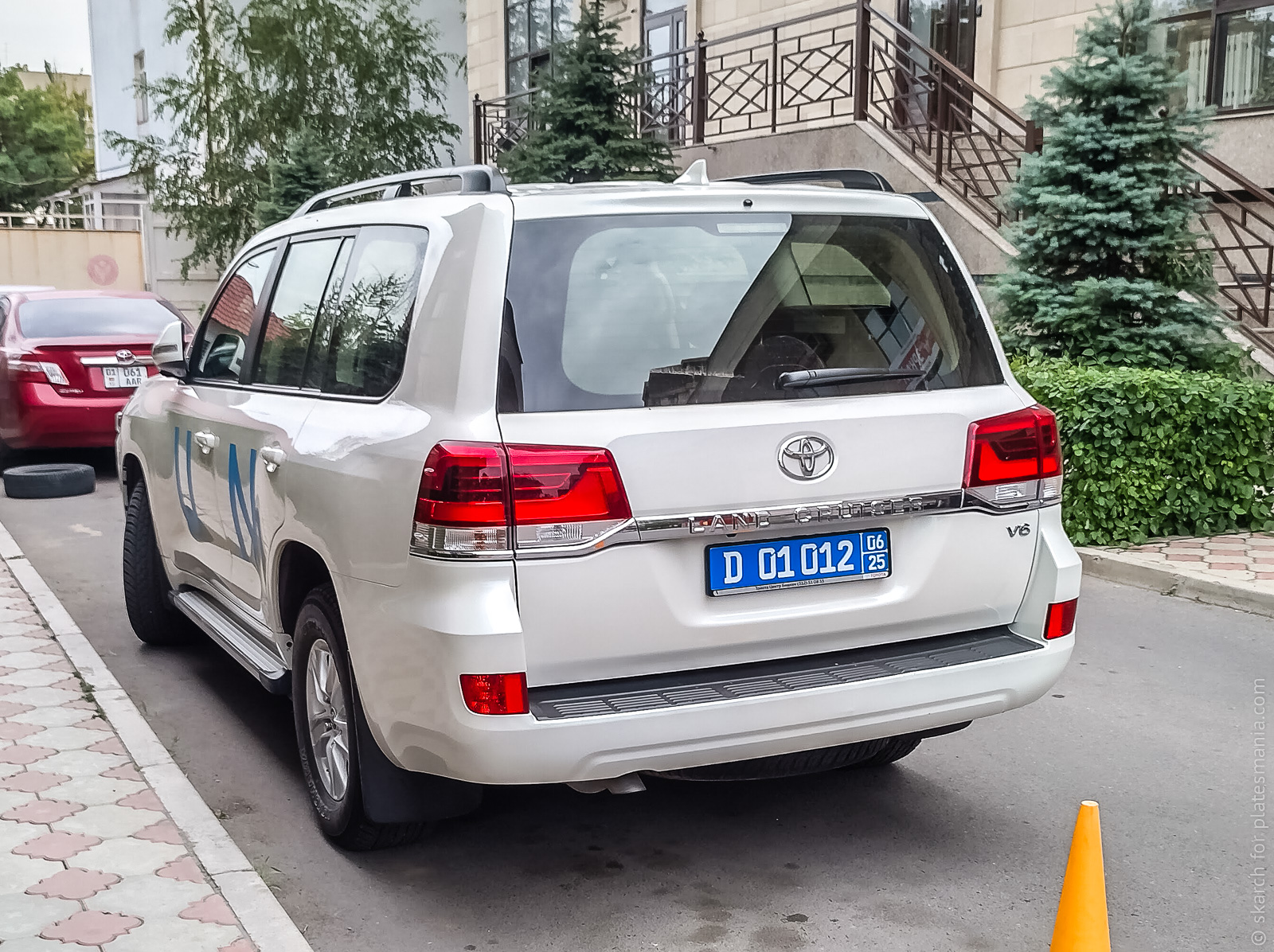 D 01 012, Toyota Land Cruiser 200 (J200), 2nd facelift, 2015–2021