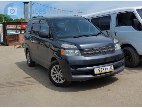 с923ру27, Toyota Voxy
